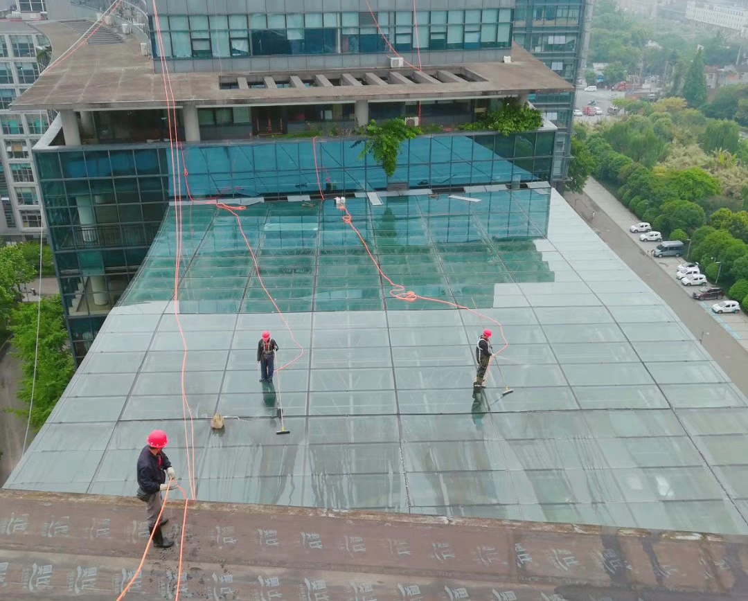 玻璃建筑清洁